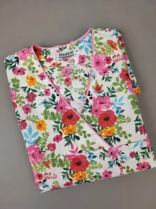 Bluza medyczna Flores - kwiatowe konfetti