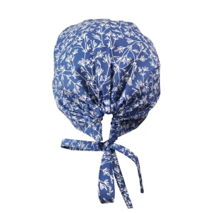 Czepek medyczny z troczkami granatowy w białe gałązki