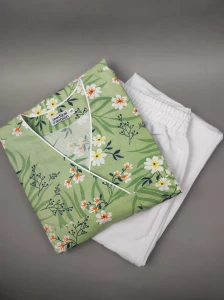 Bluza medyczna Flores - zielona w kwiatki
