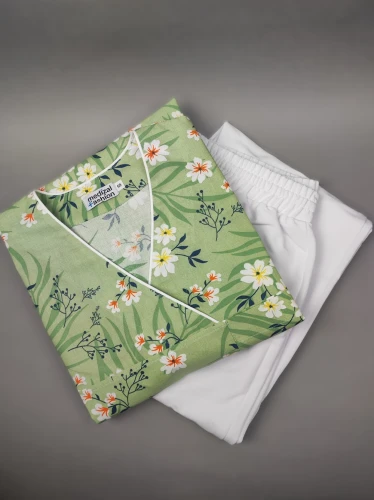 Bluza medyczna Flores - zielona w kwiatki