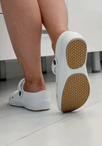 FitCLOG BASIC chodaki medyczne - białe