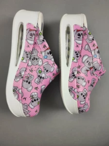 WYPRZEDAŻ Air Clogs buty medyczne ze wzorem - koale 37