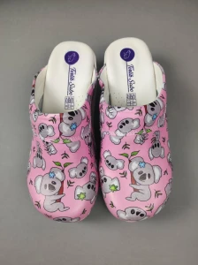 WYPRZEDAŻ Air Clogs buty medyczne ze wzorem - koale 37