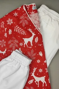 Bluza medyczna Flores czerwona w białe reniferki